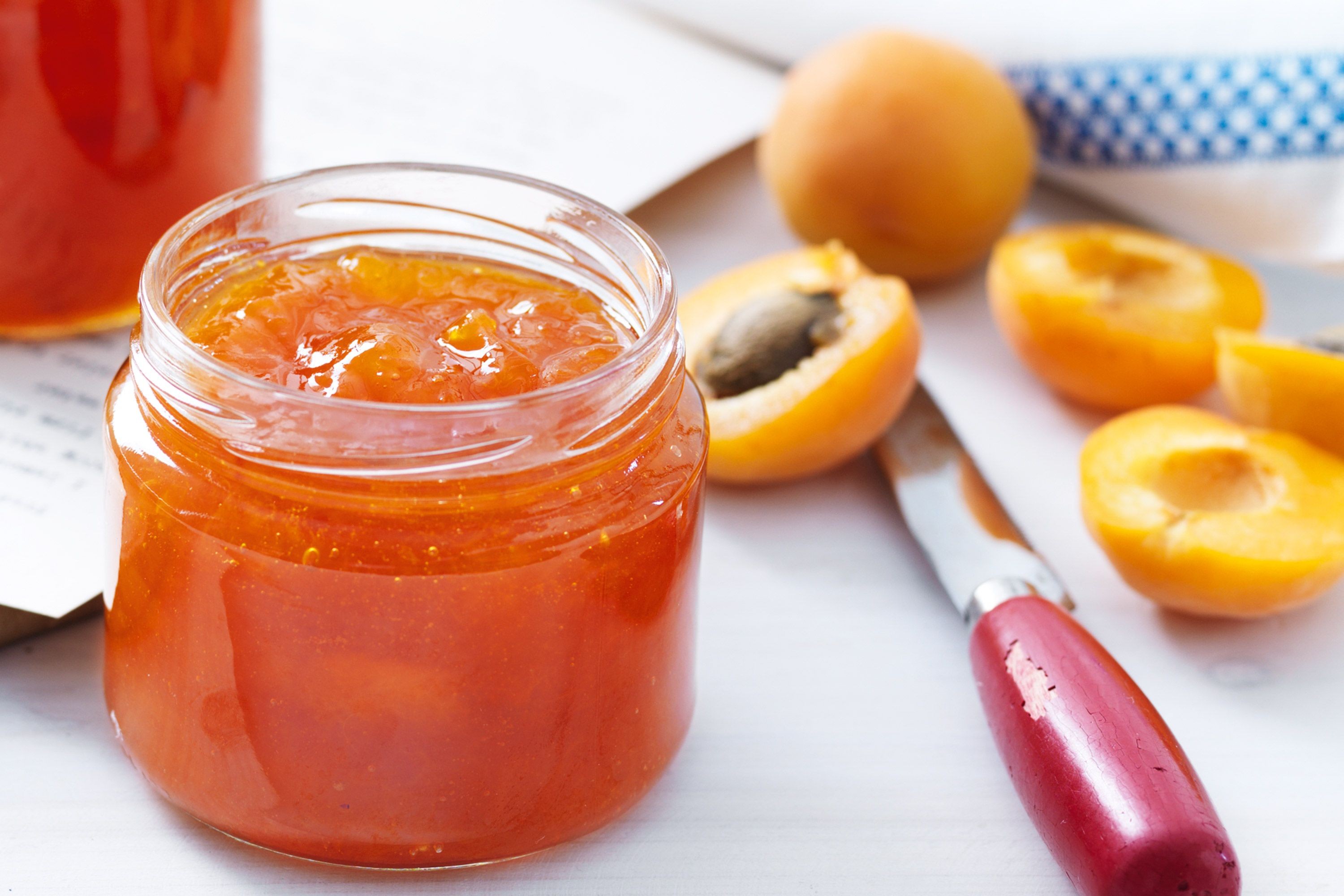 Modus operandi of apricot jam love
