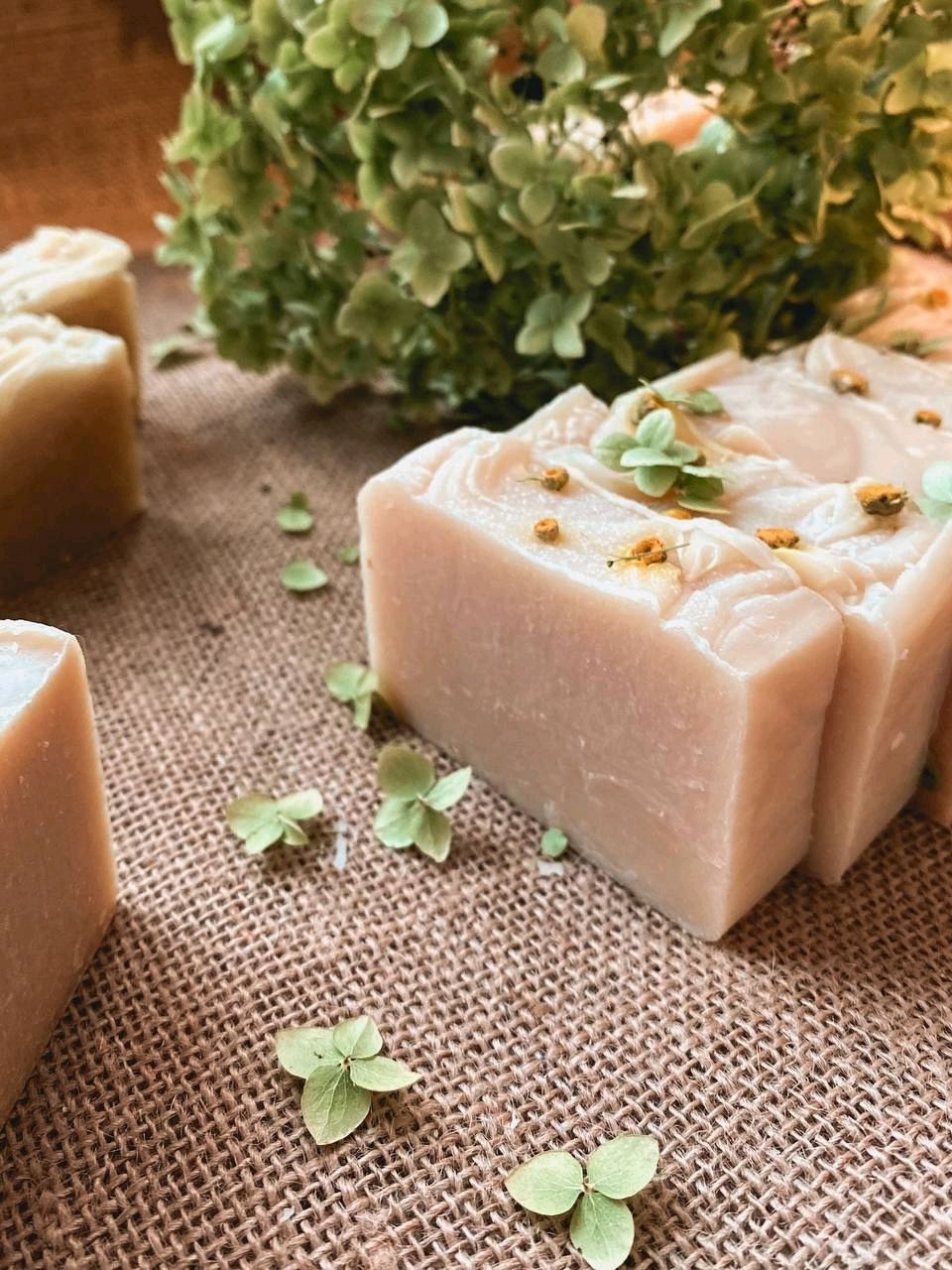 How to make Aleppo laurel soap