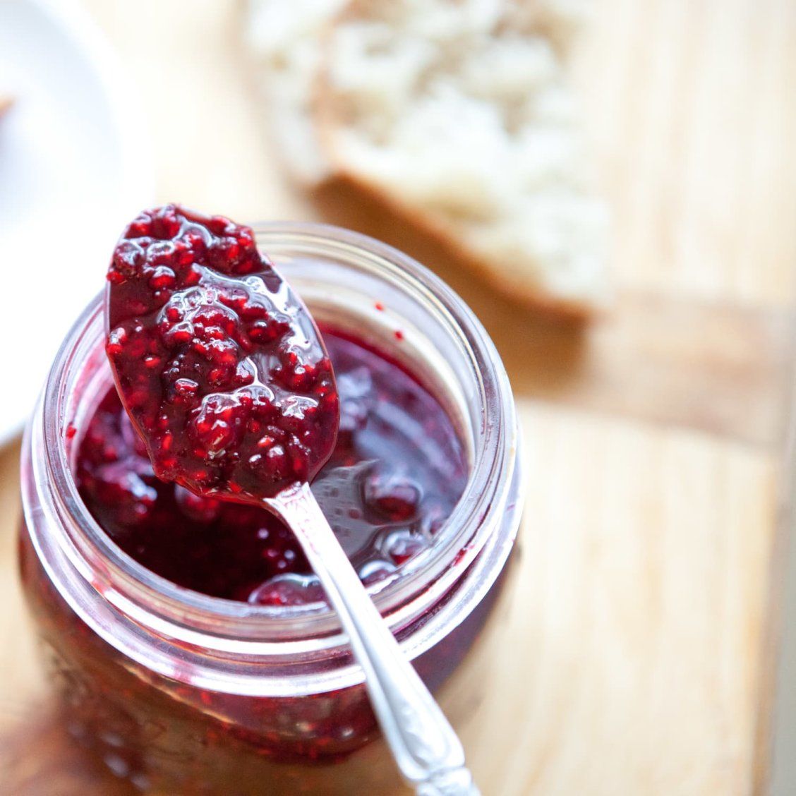 The easiest way to make date jam
