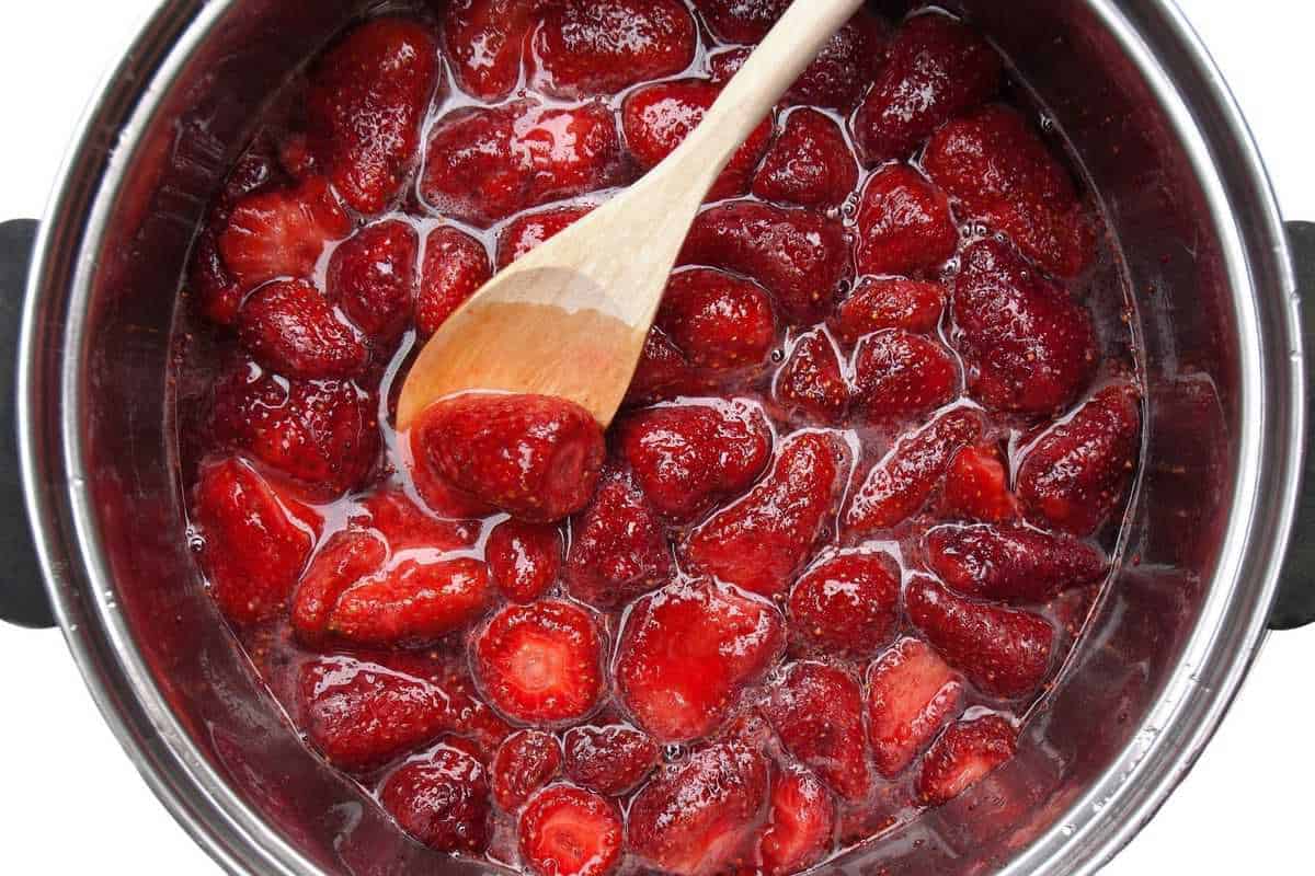 How to make strawberry jam